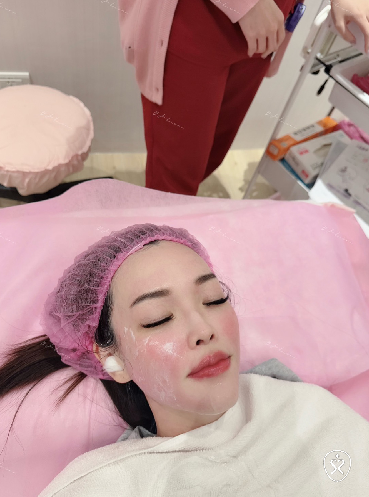 玩美電波的冷卻震動系統，可以減緩療程中的不適。壓力感應系統及皮膚溫度監測，更可以提高治療安全性，避免副作用產生